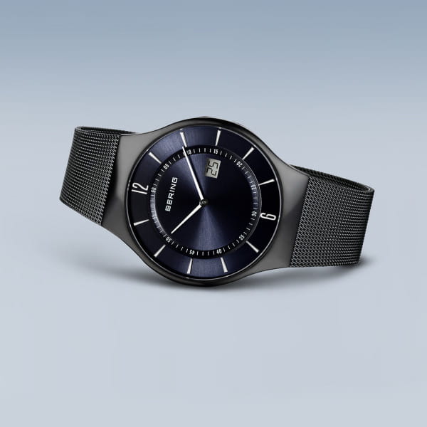 Radio controlled | zwart gepolijst | 51640-227-A