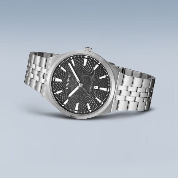 Titanium | gris cepillado | 16141-703